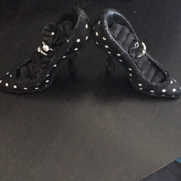 Ring holders - Picture 2 of 4